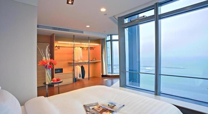 Grand Madison Qingdao Harbour-View Central（Former Qingdao Farglory Hotel） Ngoại thất bức ảnh